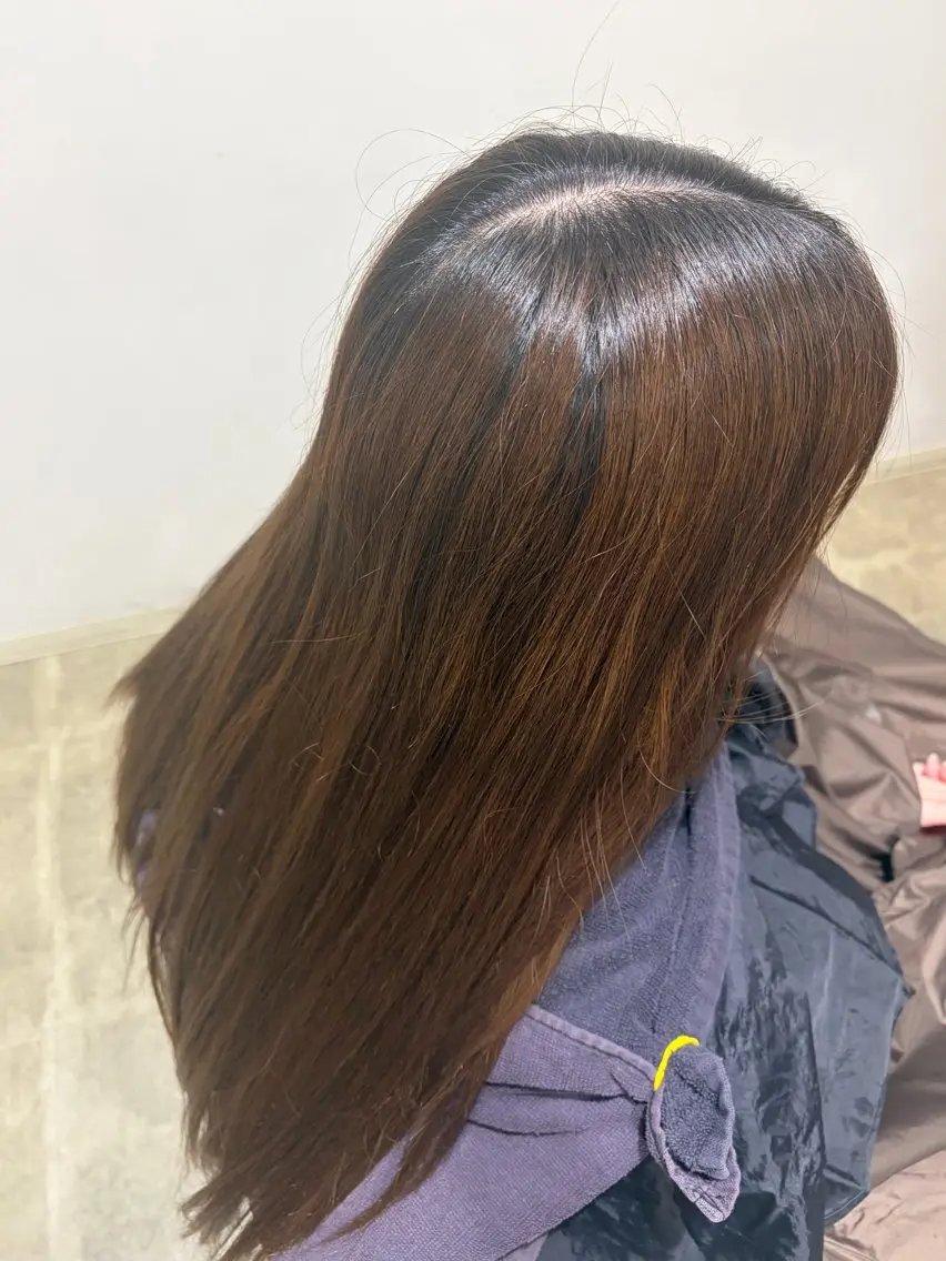 カラー 山越 愛由夢のヘアスタイル