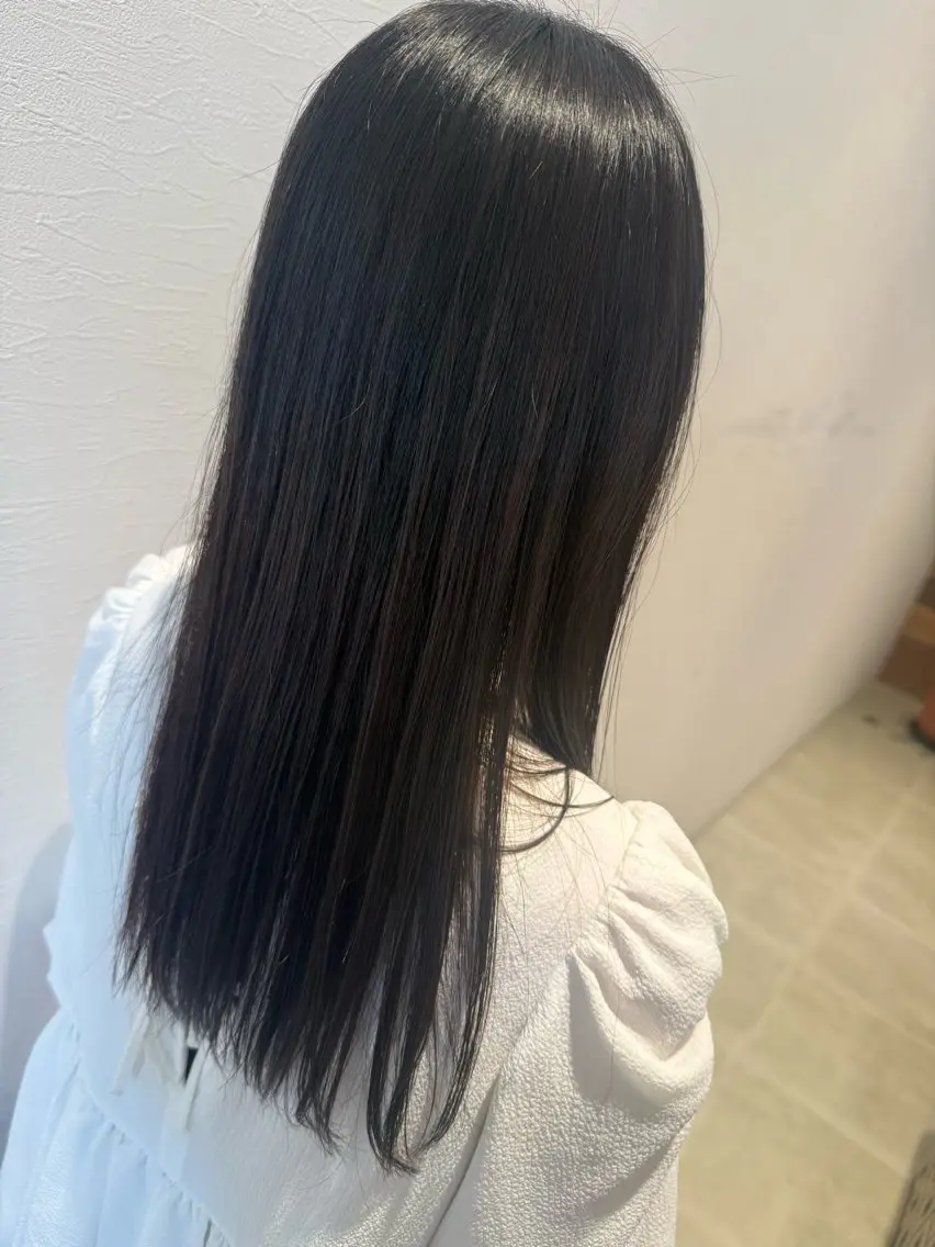 ロング カット 縮毛矯正 花田 梨佳のヘアスタイル