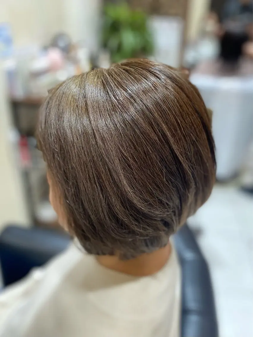 ミディアム カラー ハイライトカラー ハイライト ヘアカラー トリートメント Aphrodite 横手 亜紀のヘアスタイル
