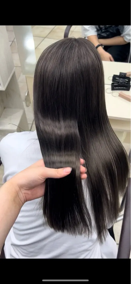 ロング 上品ハイトーン×艶 カラー🤍／ふうかのヘアスタイル