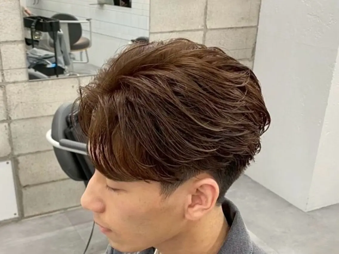 カラー ブリーチ ブラウンカラー 太田 海萌のヘアスタイル