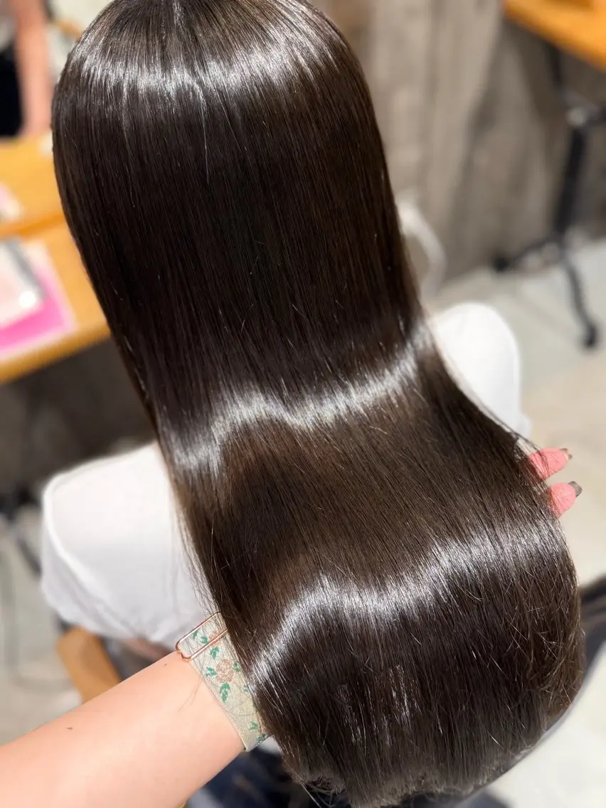 ロング 酸性ストレート 🎀Lolonois 池田店🎀佐藤百奈美のヘアスタイル