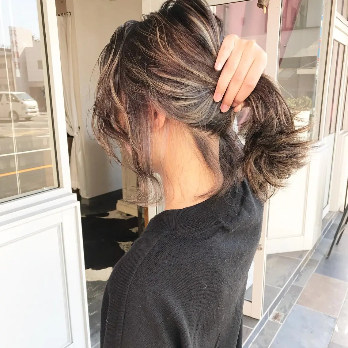 ミディアム カラー ヘアアレンジ ベージュカラー ブリーチ グラデーションカラー ハイライトカラー ハイライト Mariana/ 鶴原-ハイライトのヘアスタイル