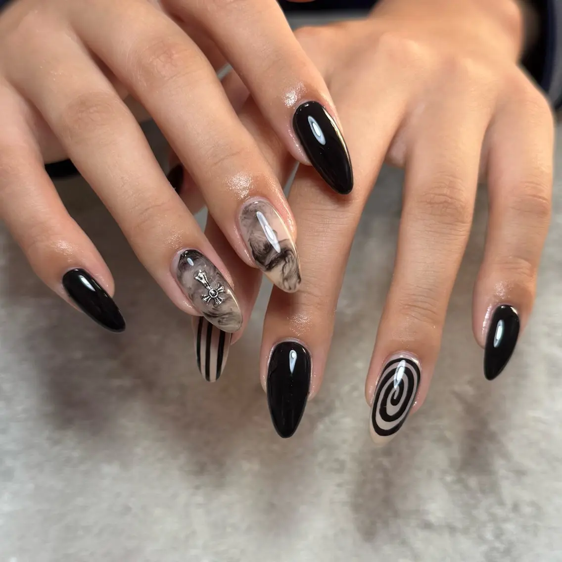 ネイル ハンドネイル NAIL303 🛼 SHIORIのネイルデザイン