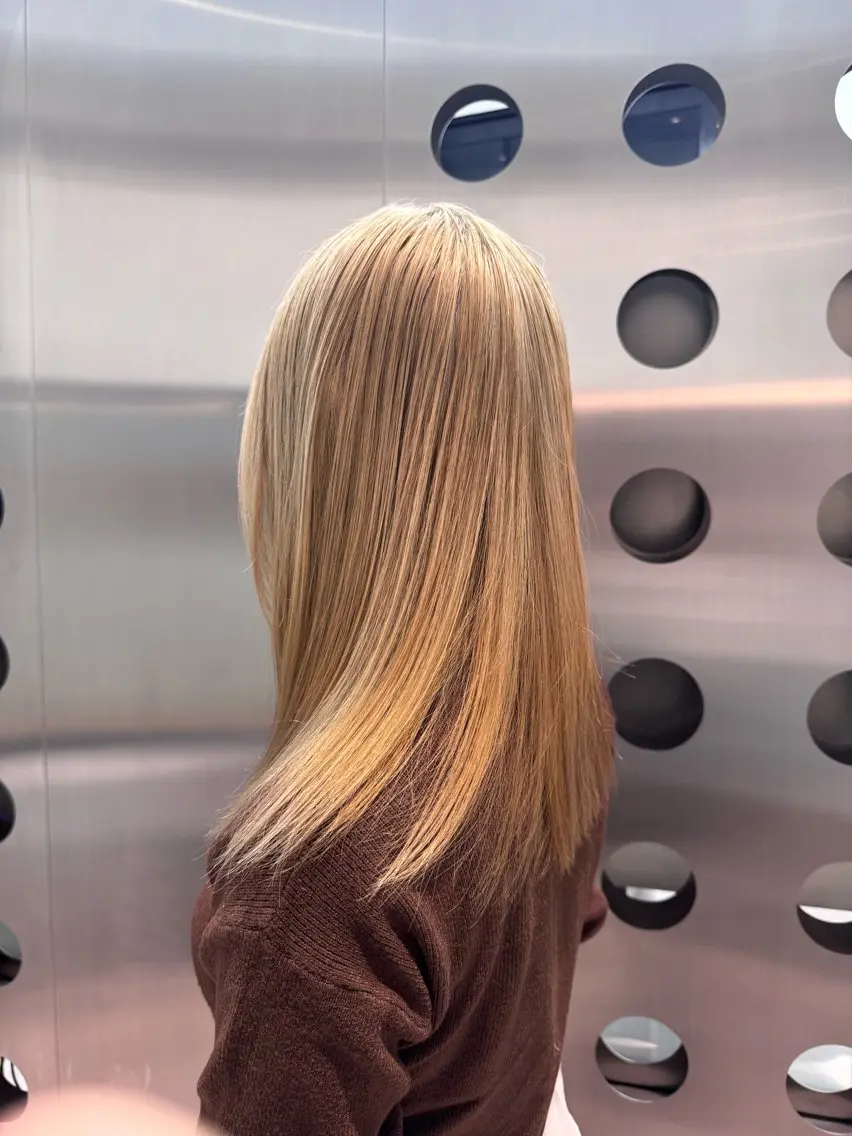 カラー ベージュカラー ブリーチ ヘアカラー 北村 岳久翔のヘアスタイル