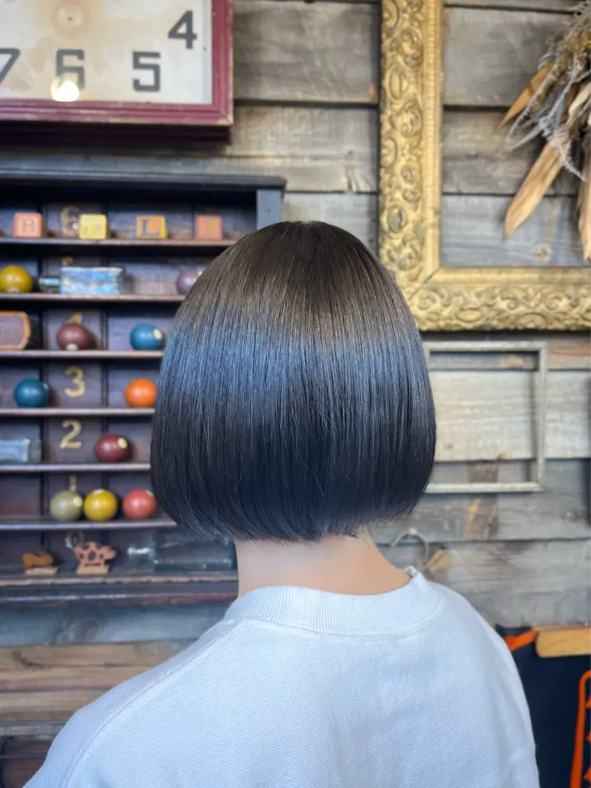 ショート カラー ベージュカラー オリーブベージュ ヘアカラー 川崎 かなでのヘアスタイル