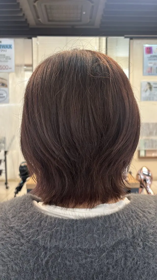 ミディアム レイヤーカット LiTA長嶺 小佐井悠未のヘアスタイル