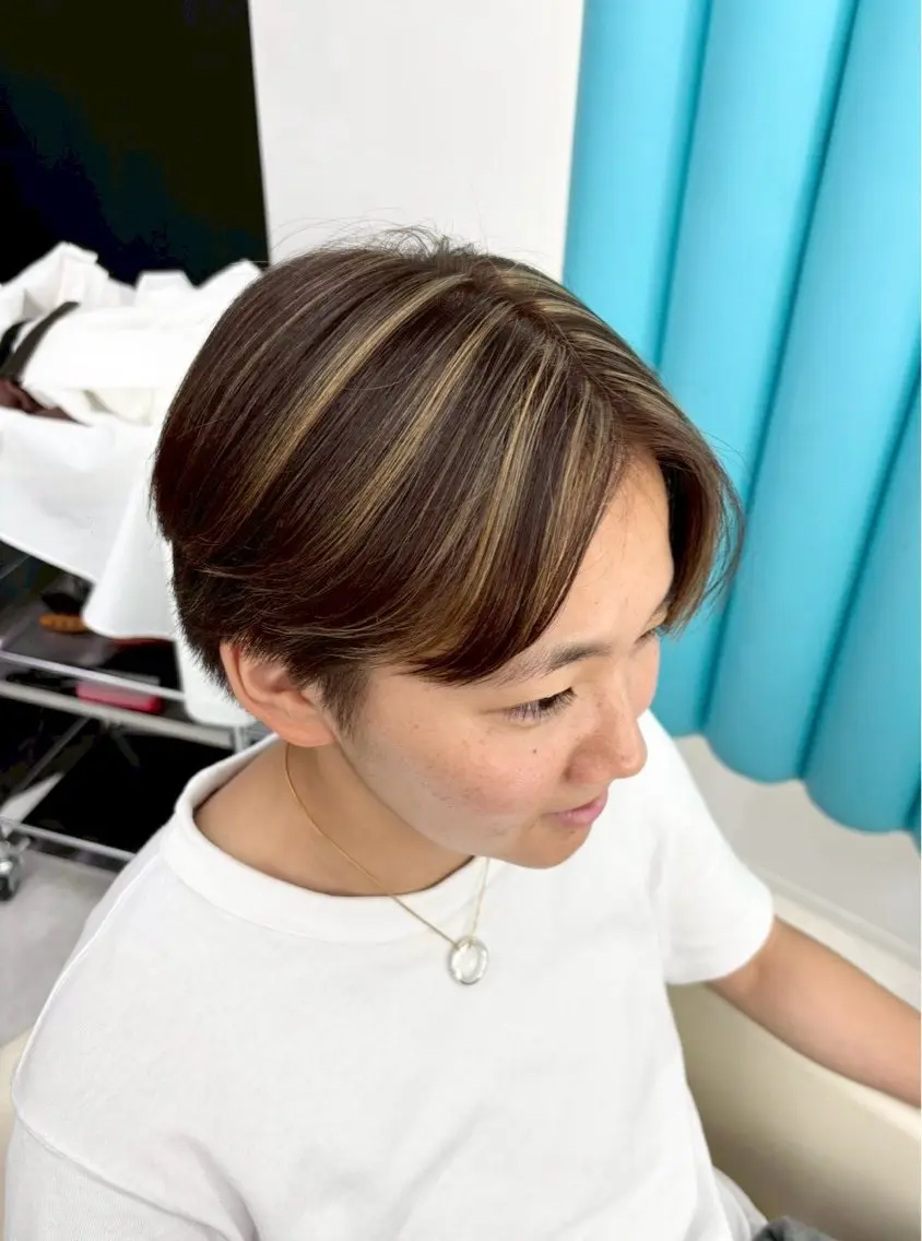 ショート ハイライト ヘアカラー TACE AYANOのヘアスタイル