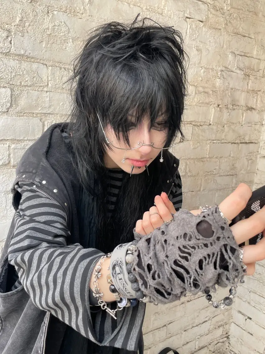 ショート カラー 黒髪 ブロンド レイヤーカット カット ヘアカラー ズミ🦖髪質改善 レイヤー☆艶ボブのヘアスタイル