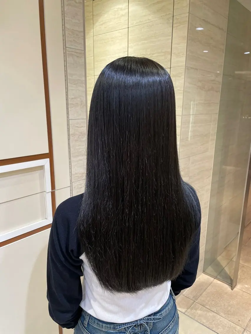 ロング ICHINA🦋暗髪 /艶髪/トーンダウンのヘアスタイル