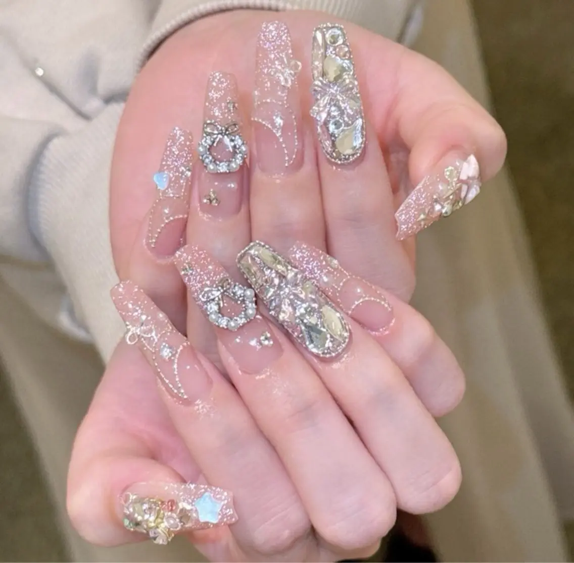 ネイル グラデーション キラキラネイル ワンカラーネイル 冬ネイル Jenn Nail Salonのネイルデザイン