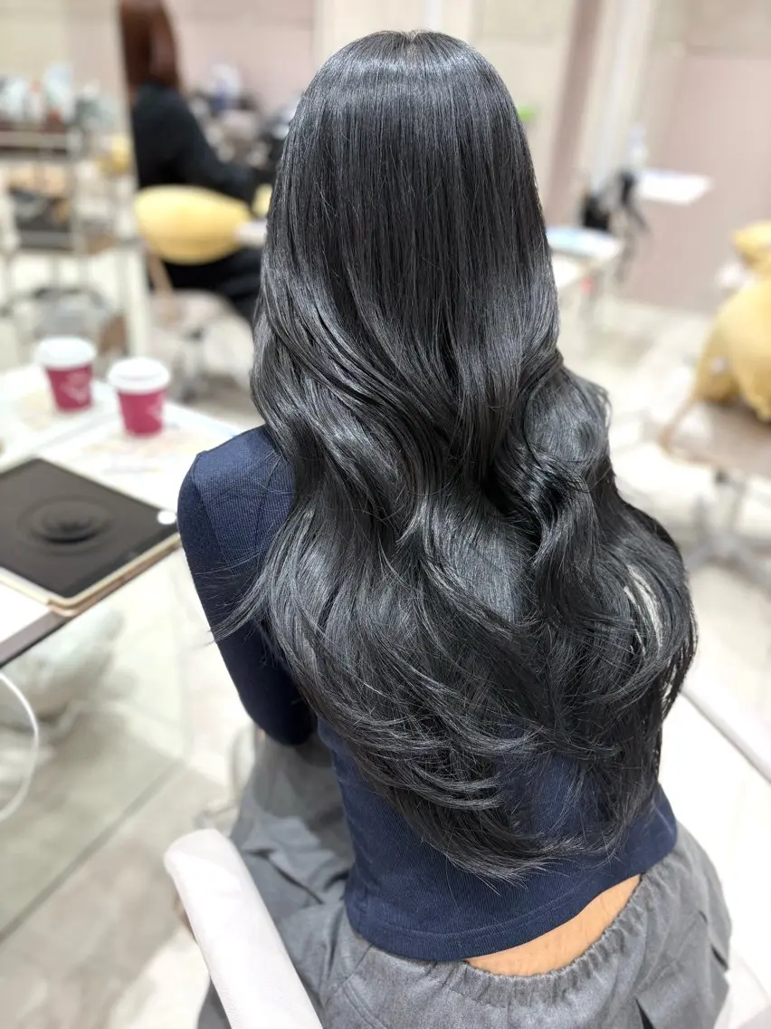 ロング カラー 黒髪 ブルーカラー ブルーブラック 銀座/レイヤー/ 透明感カラー✨りくのヘアスタイル