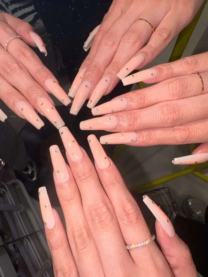 ネイル チークネイル ロングネイル 33nail✴️栄 スミレ❇️Gel-xのネイルデザイン