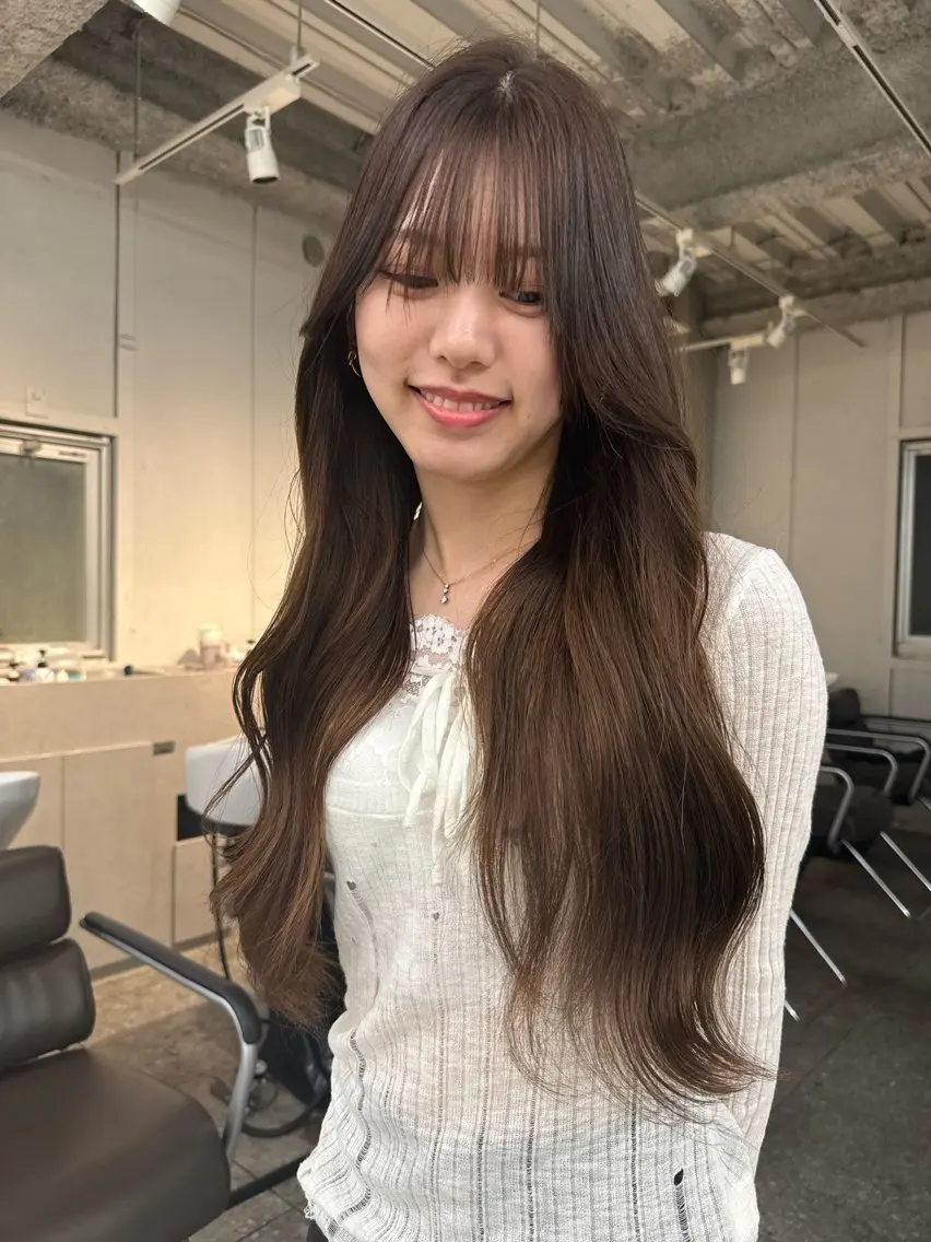 ロング ヘアカラー fev Yumaのヘアスタイル
