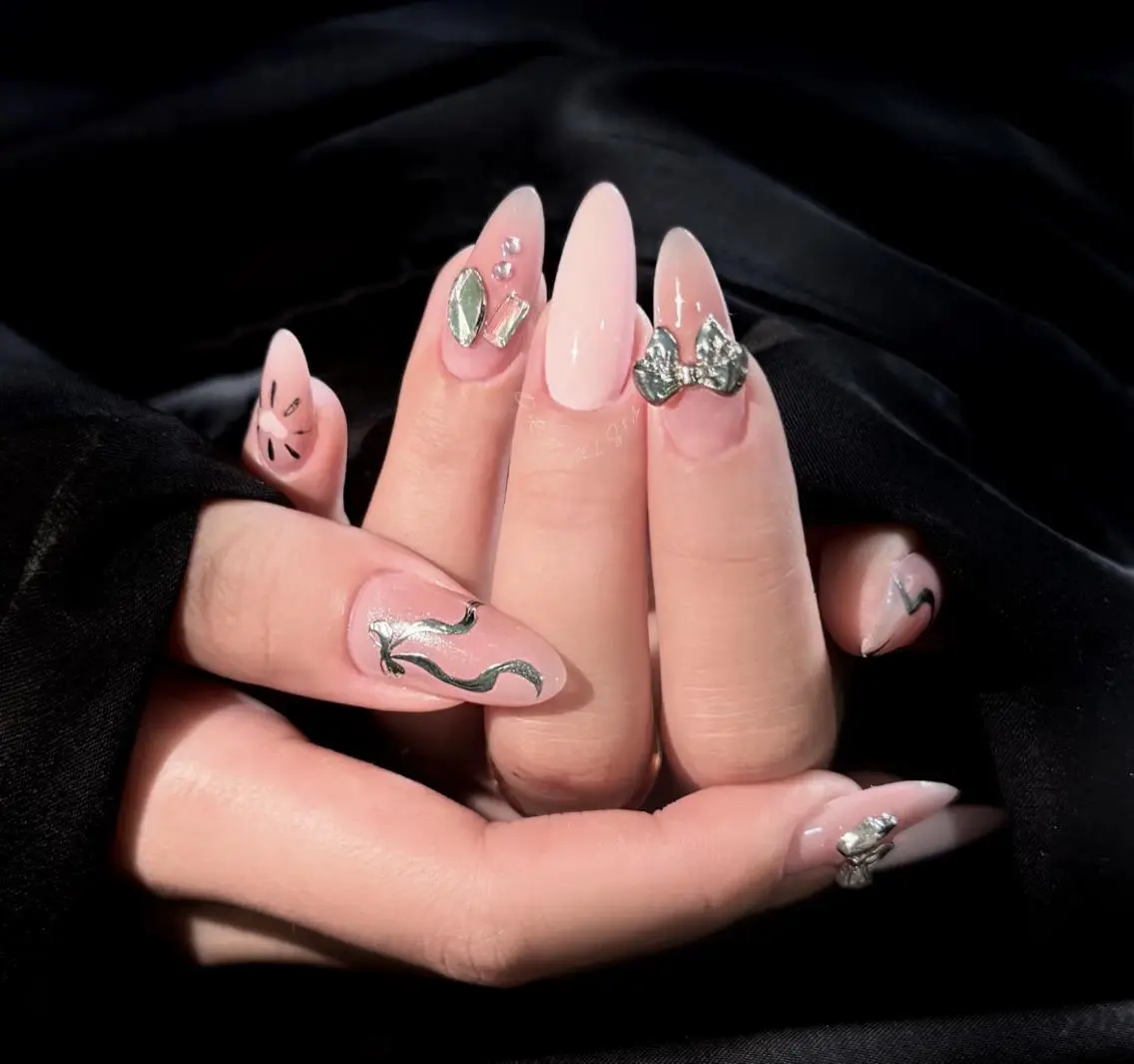ネイル ハンドネイル ハンドケア 🍑 momo_nailのネイルデザイン