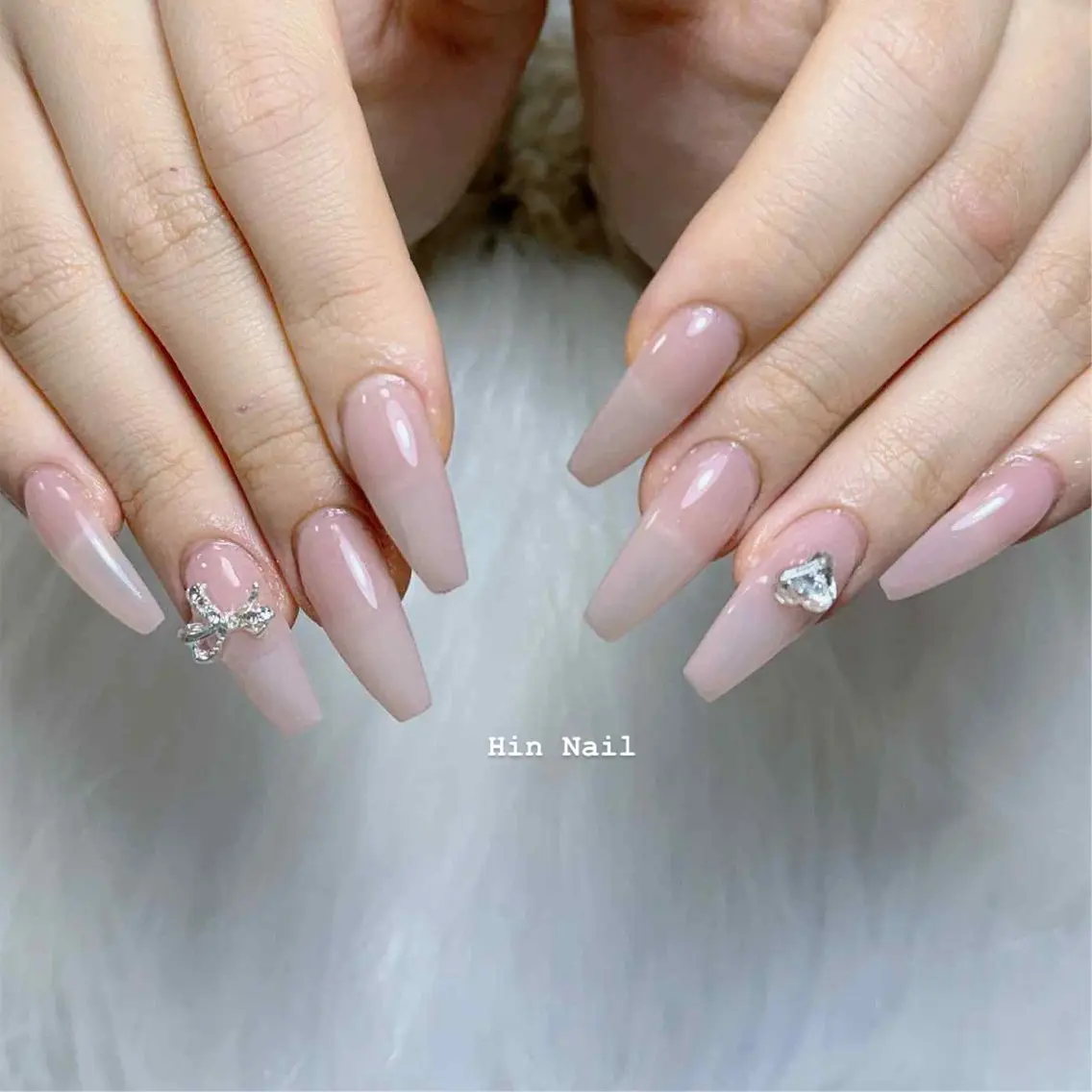 ネイル フットネイル フレンチネイル ジェルネイル グラデーション 韓国ネイル ハンドネイル HIN NAILのネイルデザイン