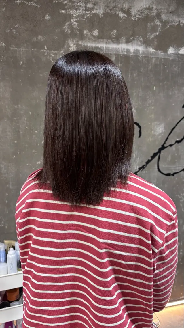 ミディアム 縮毛矯正 𝐇𝐈𝐑𝐀 𝐘𝐀𝐌𝐀のヘアスタイル