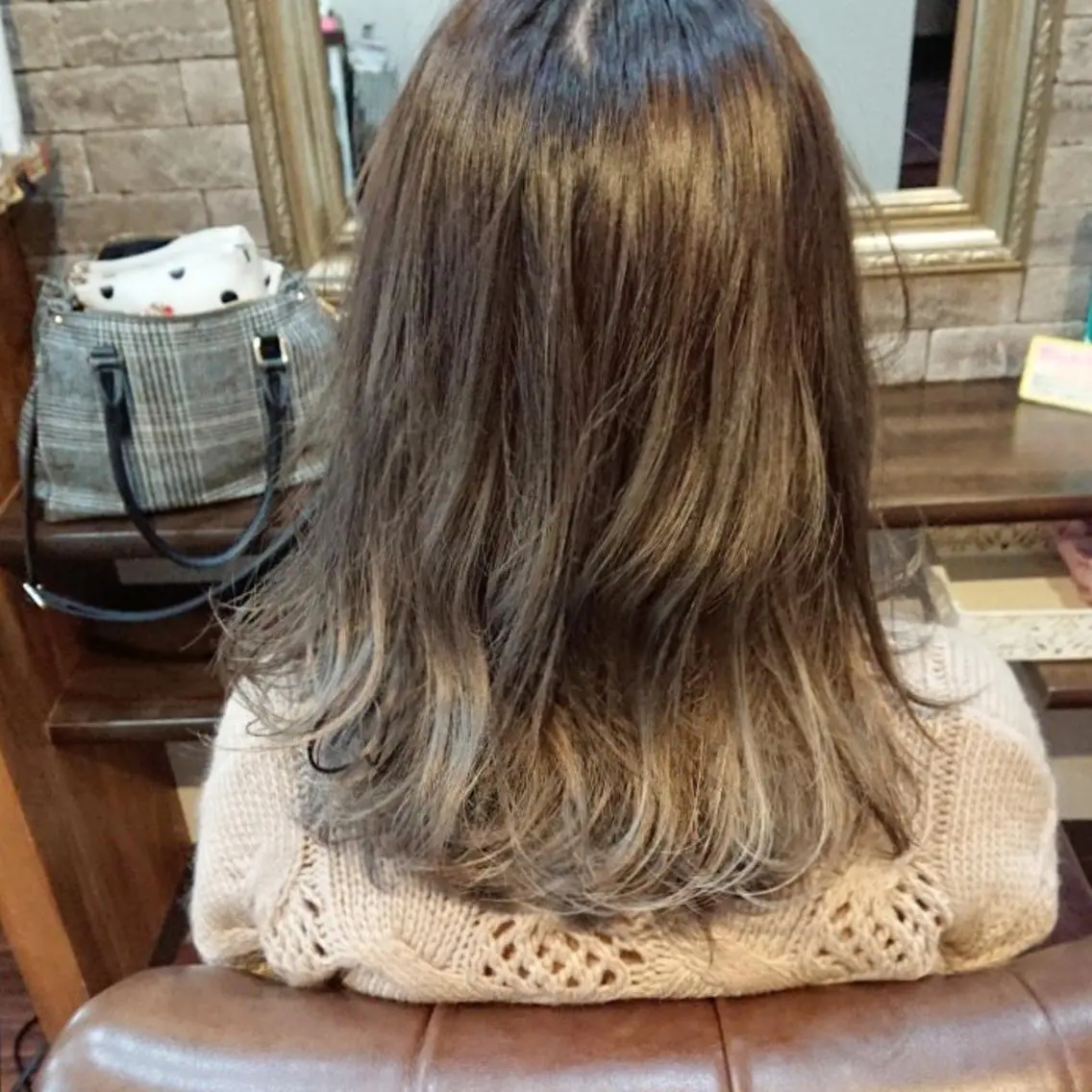 ミディアム カラー ヘアカラー トリートメント 美髪 カラーリストのヘアスタイル