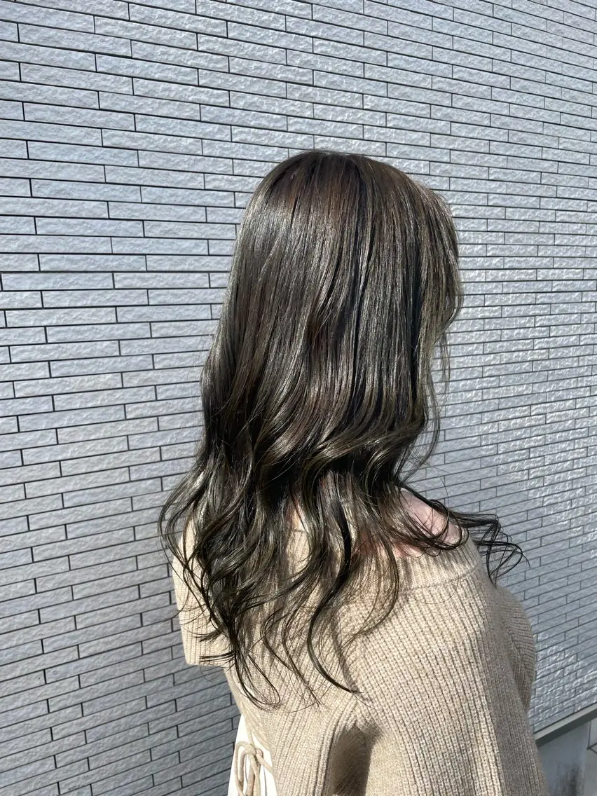 セミロング ヘアカラー CoCooN Hiromiのヘアスタイル