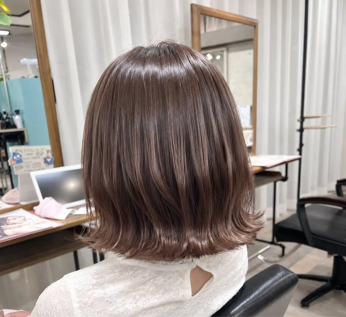 ショート カラー 切りっぱなしボブ ブラウンカラー 透明感カラー ボブ 外ハネヘア カット トリートメント ヒナ/酸性ストレート /髪質改善のヘアスタイル