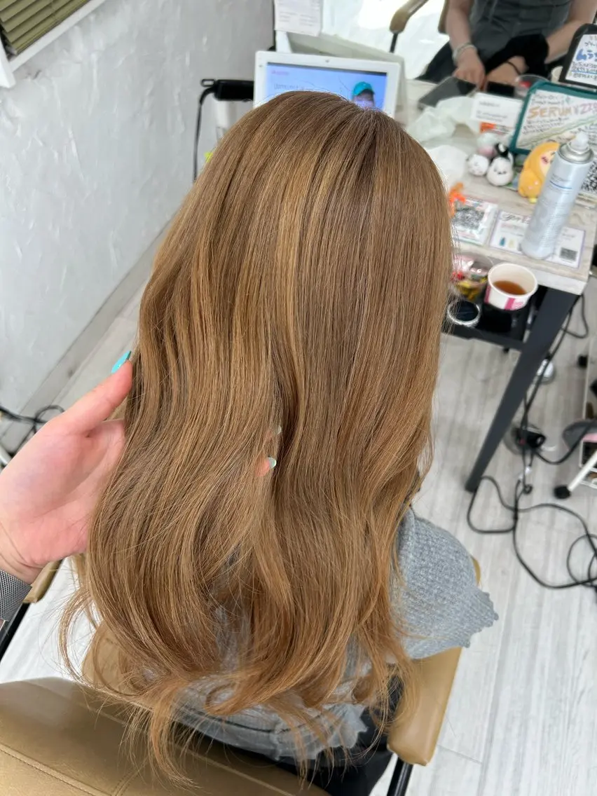 セミロング ヘアカラー MIHIRO🍀 ヘアメイク/レイヤーのヘアスタイル