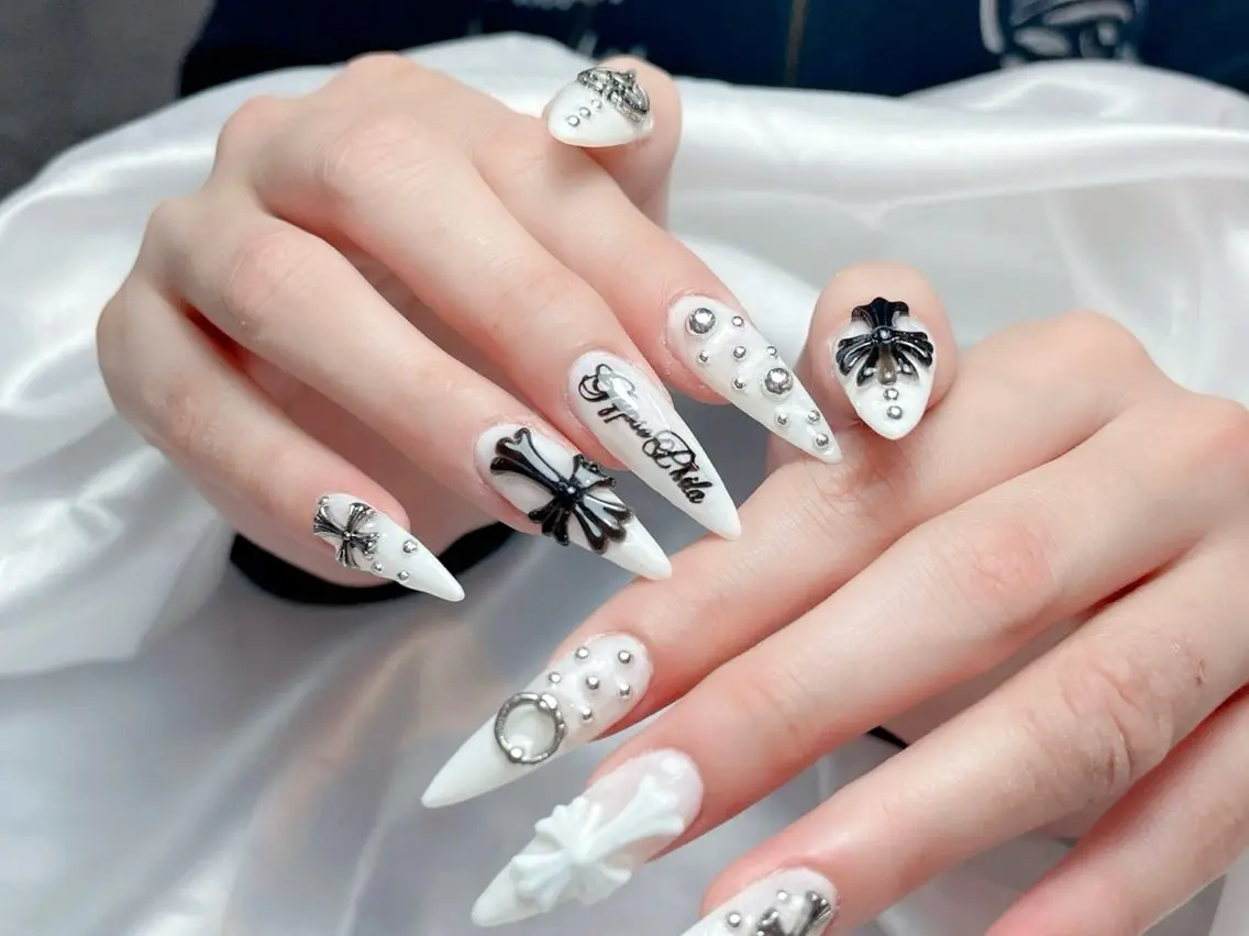 ネイル アートネイル チークネイル ジェルネイル ロングネイル マグネットネイル ハンドネイル Rin Nail 新大久保店のネイルデザイン