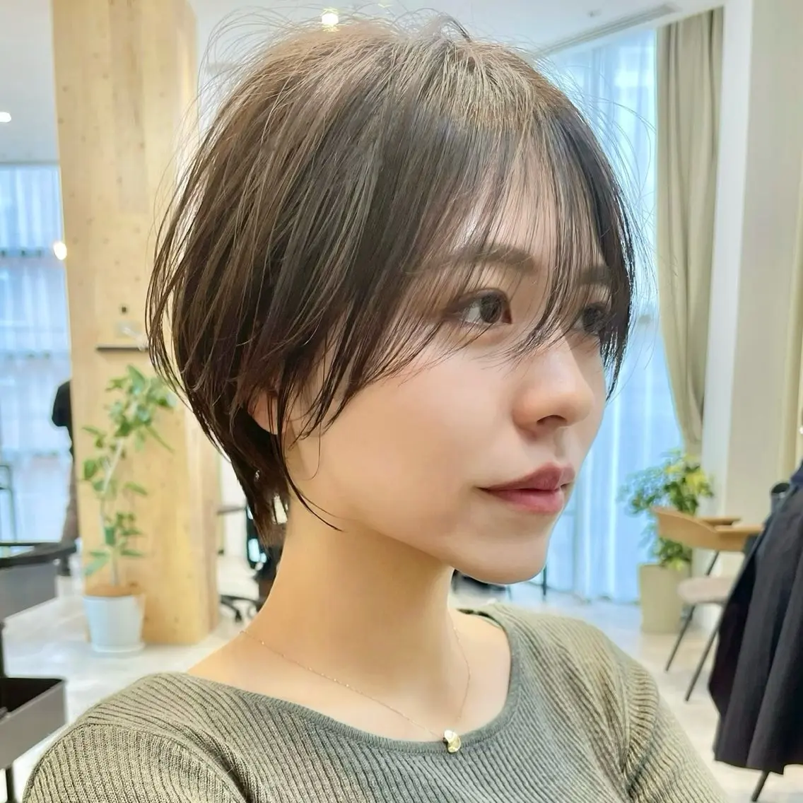 ショート カラー ショートボブ ボブレイヤー 丸みショート グレージュ オリーブグレージュ カット ヘアカラー ショート/似合わせ/ 豊中/髙井のヘアスタイル