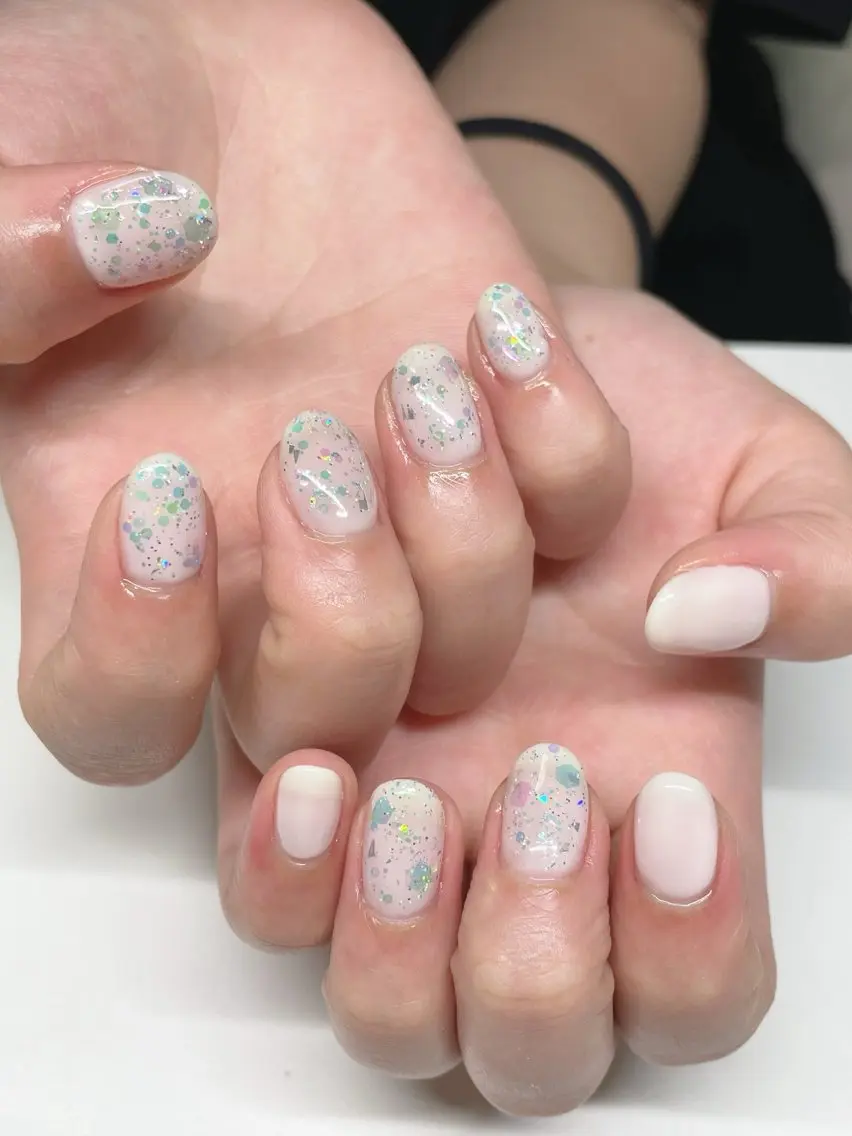 ネイル ホログラムネイル ワンカラーネイル yuki｜5月予約 リクエスト受付中のネイルデザイン