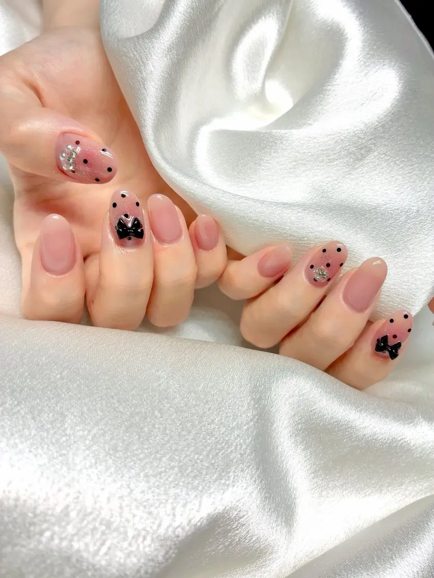 ネイル チークネイル ドット ハンドネイル Nail salon BeBeのネイルデザイン