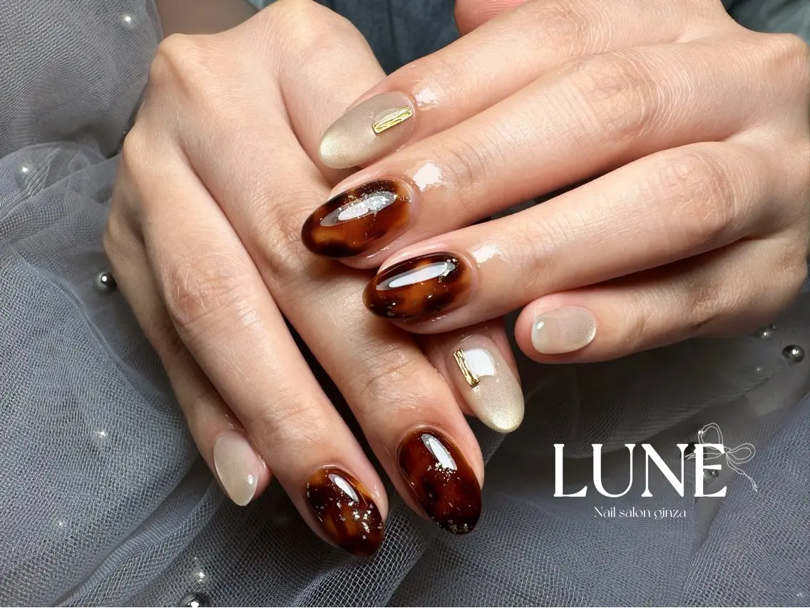 ネイル べっ甲ネイル ゴールド シンプルネイル ハンドネイル ✨LUNE銀座 nail salonのネイルデザイン