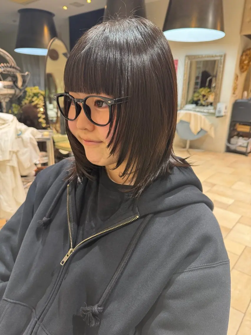 ミディアム レイヤーカット カイ マコトのヘアスタイル