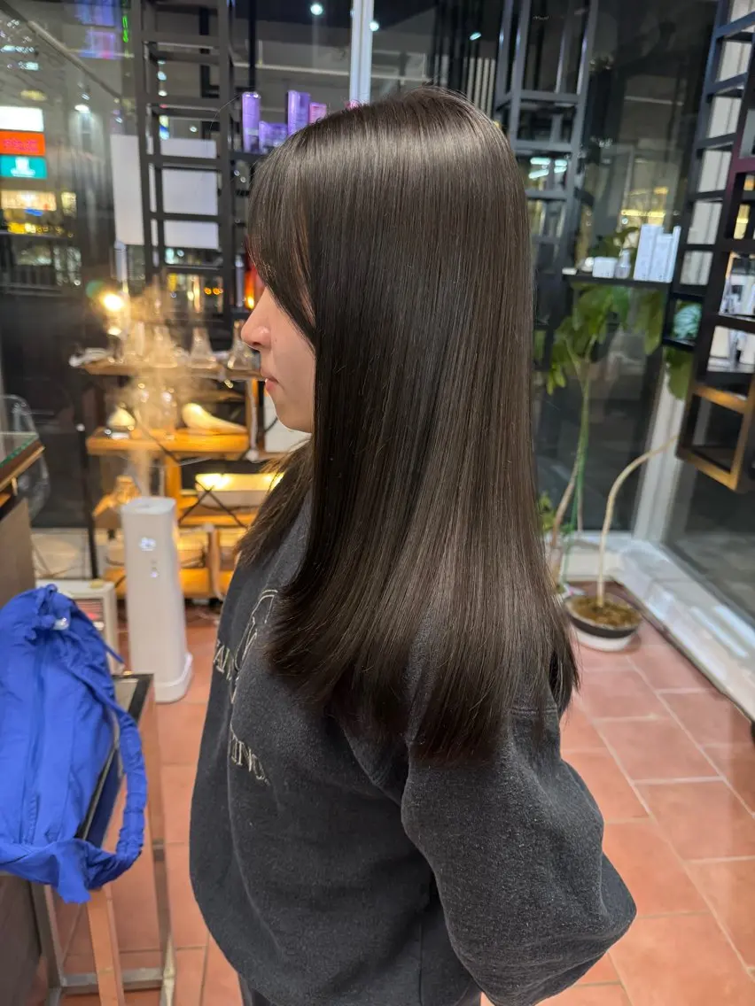 セミロング カラー パーマ カット ヘアカラー 縮毛矯正 美髪透明感🫧三澤 廉 M.SLASHのヘアスタイル