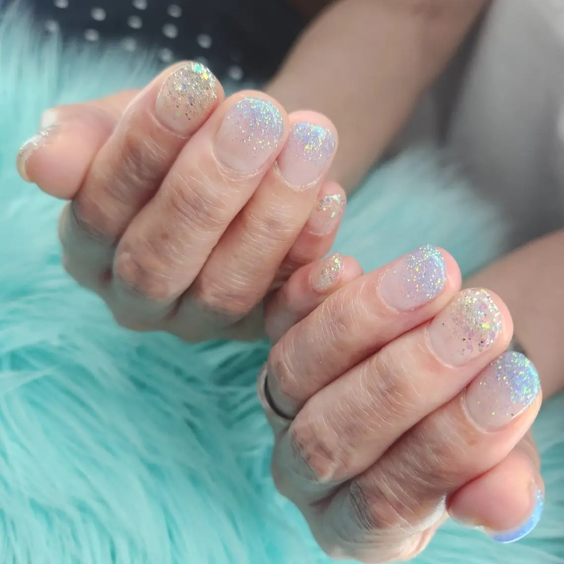 ネイル ジェルネイル グラデーション キラキラネイル ラメ(グリッター) ラメグラデーション Thetis nailsのネイルデザイン