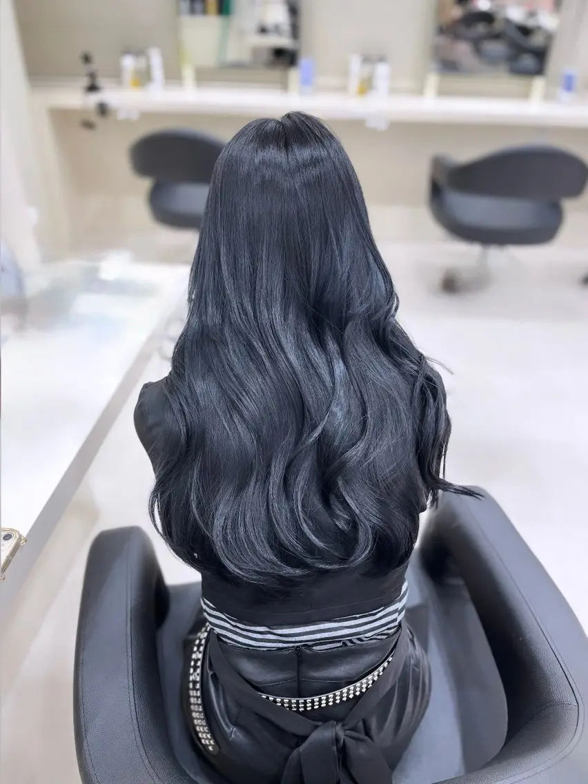 ロング 髪質改善 韓国風ヘア カット ヘアカラー 縮毛矯正× ブルーブラック/池袋のヘアスタイル