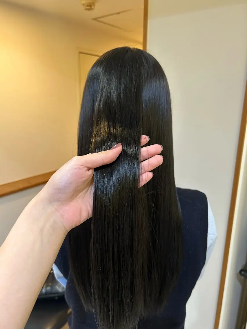 カラー 黒髪 ブルーカラー ブルーブラック UNBIRTHDAY ゆづみのヘアスタイル