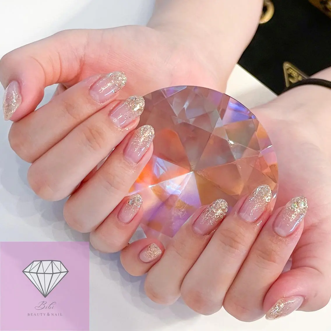 ネイル グラデーション ラメ(グリッター) ラメグラデーション ハンドネイル ネイルサロン💎 Bibiのネイルデザイン