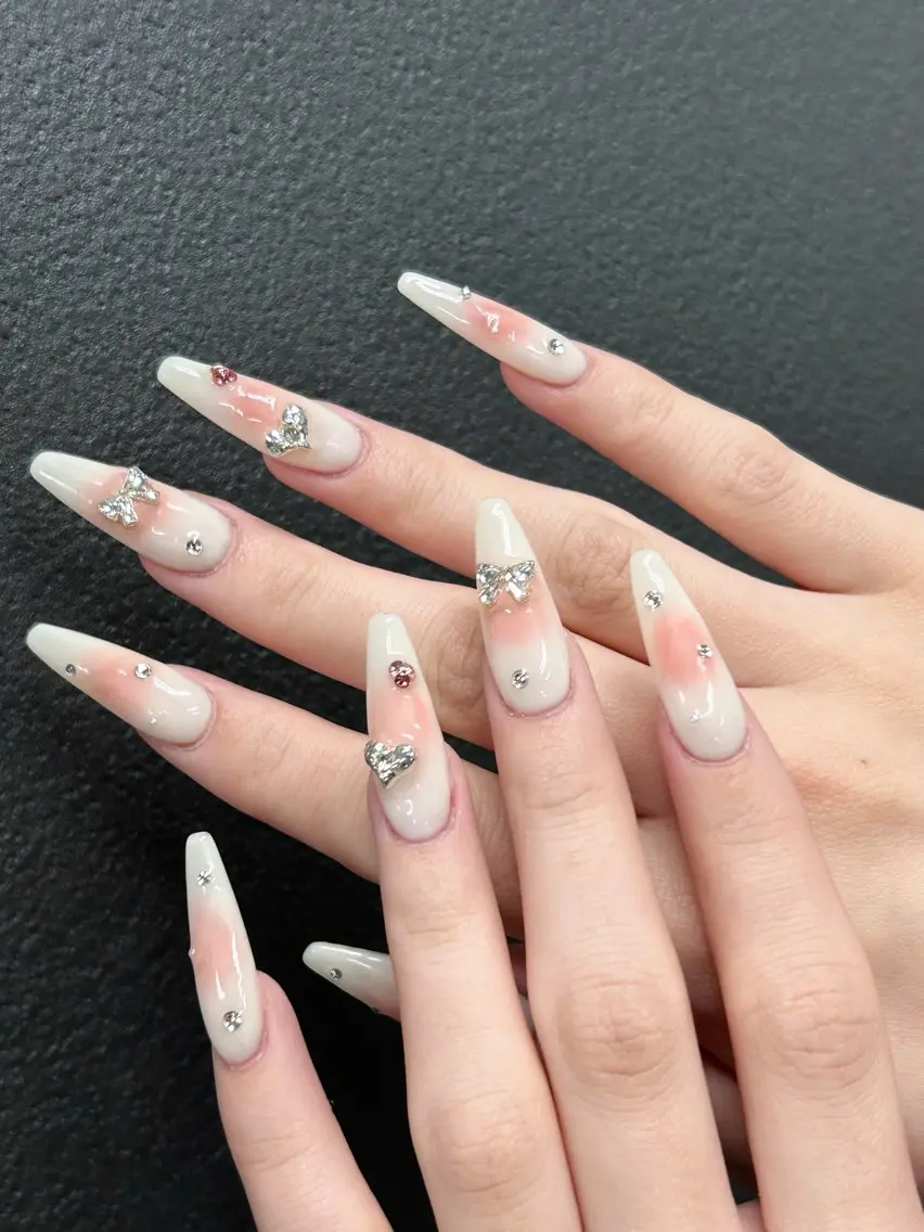 ネイル 韓国ネイル 持ち込み ニュアンスネイル ネイルチップ 冬ネイル LISA ANA.CHUOのネイルデザイン