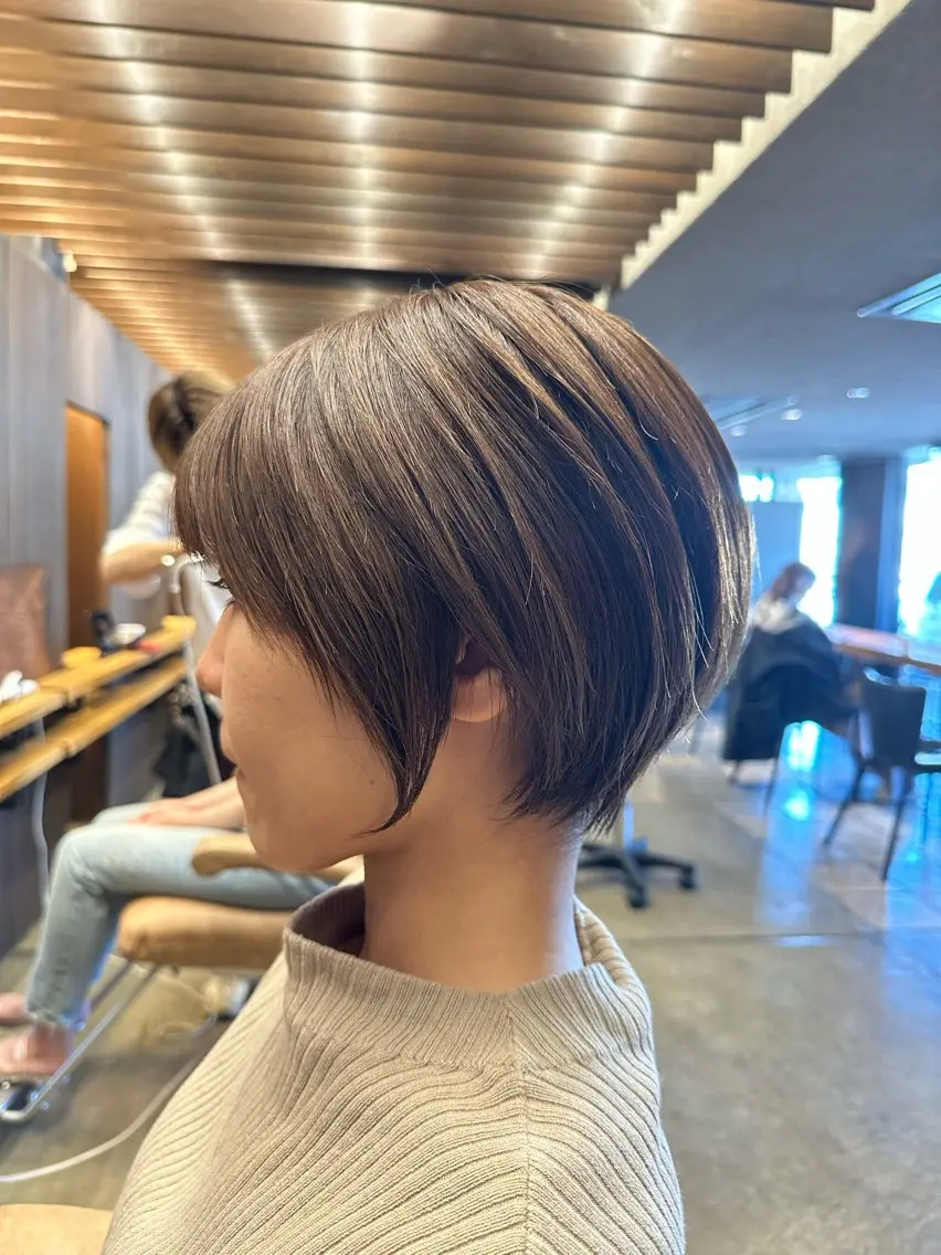 ショート カラー ベージュカラー 透明感カラー オリーブベージュ ショートヘア カット ヘアカラー トリートメント 似合わせ松本 容政のヘアスタイル