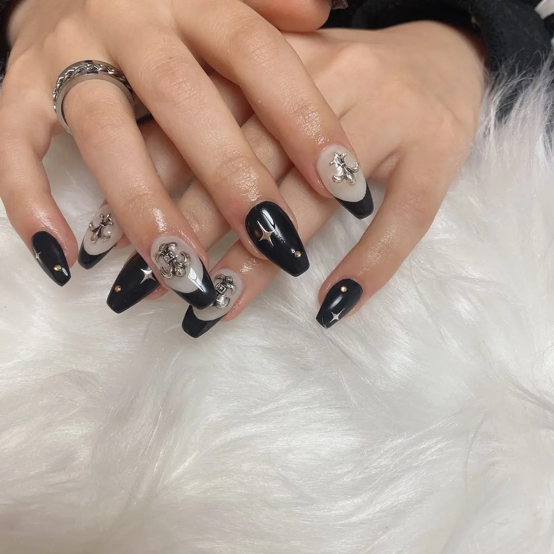 ロング 韓国風ヘア ハンドネイル プライベートサロン nail miuのネイルデザイン