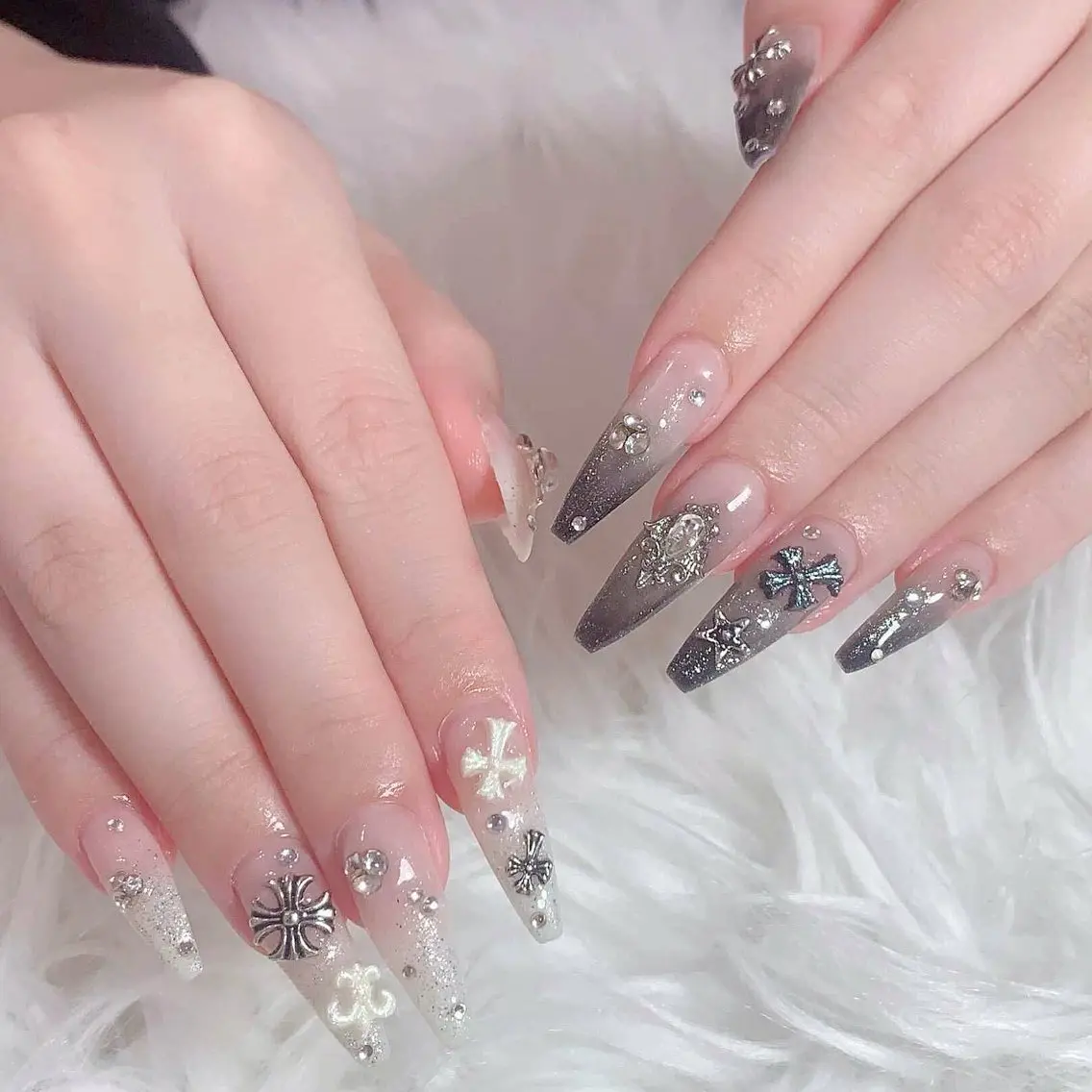 ネイル オーロラネイル クリアネイル 成人式 フラッシュネイル ジェルネイル ハンドネイル Amee Nail Salonのネイルデザイン