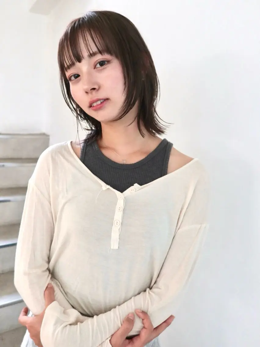 ミディアム カラー 透明感カラー グレージュ レイヤーカット 顔周りカット/透明感 カラー✂️MEIのヘアスタイル