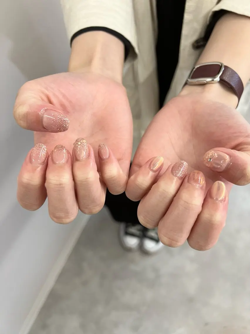 ネイル アートネイル ジェルネイル キラキラネイル 韓国ネイル ラメ(グリッター) ハンドネイル ハンドケア Bana_ Nailのネイルデザイン
