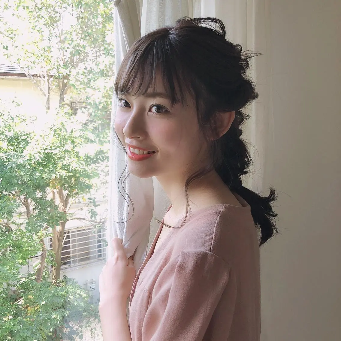 ロング カラー ヘアアレンジ 榎園 由美のヘアスタイル