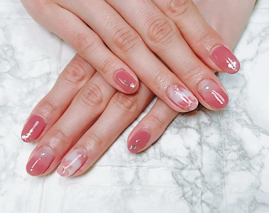 ネイル フラワーネイル ゴールド グラデーション 卒業式 ラメ(グリッター) ハンドネイル ハンドケア Nailsalon Eve（イヴ）のネイルデザイン