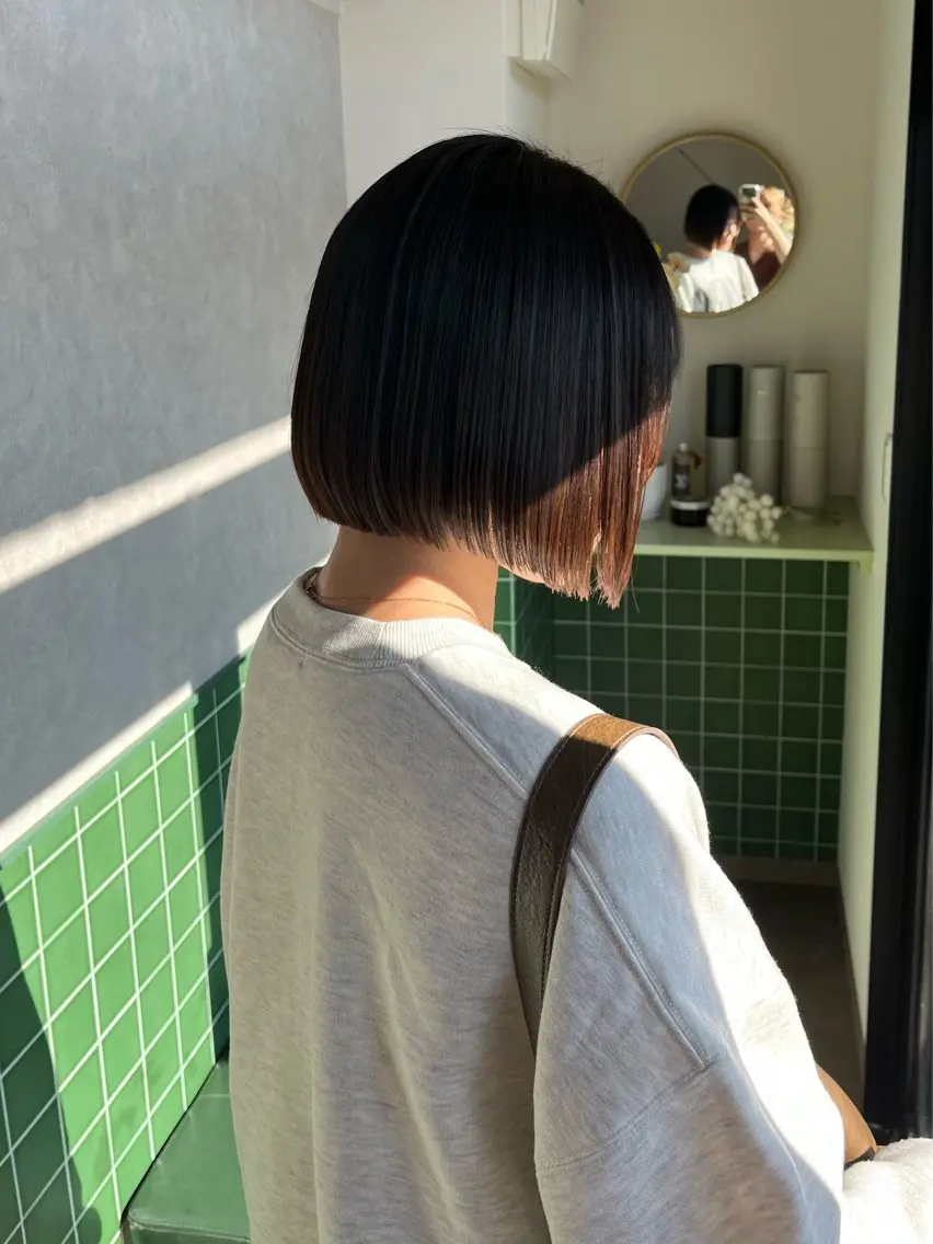 ショート ボブ 縮毛矯正 カット 本木下朋花/髪質 改善×ダブルカラーのヘアスタイル
