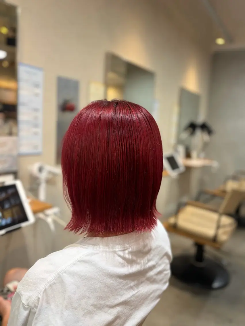 ミディアム カラー ブリーチ ダブルカラー ブリーチなしカラー ピンクカラー レッドカラー ヘアカラー momoka オリーブ/ベージュのヘアスタイル