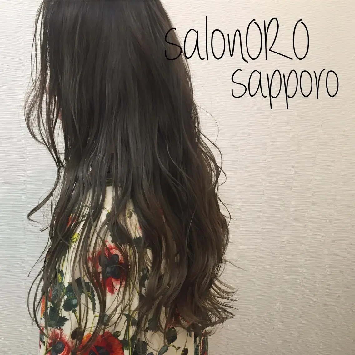 ロング カラー ブリーチ グラデーションカラー グレージュ 池田 真由美のヘアスタイル