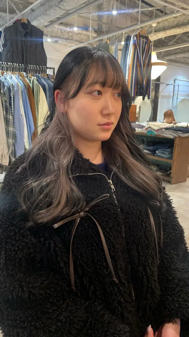 ロング カラー 透明感カラー グレージュ インナーカラー ゆるふわガーリーst yle🩰yuukaのヘアスタイル