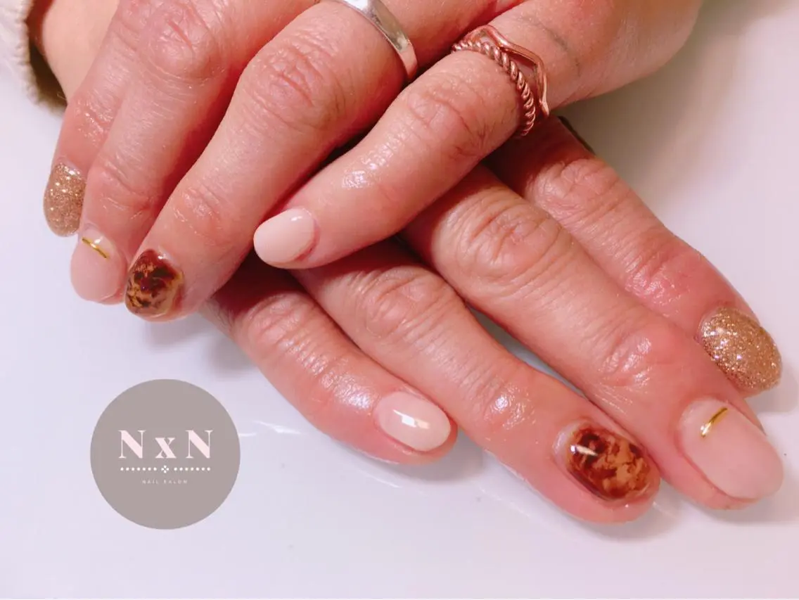 ネイル べっ甲ネイル ラメ(グリッター) ハンドネイル nail salon N×Nのネイルデザイン