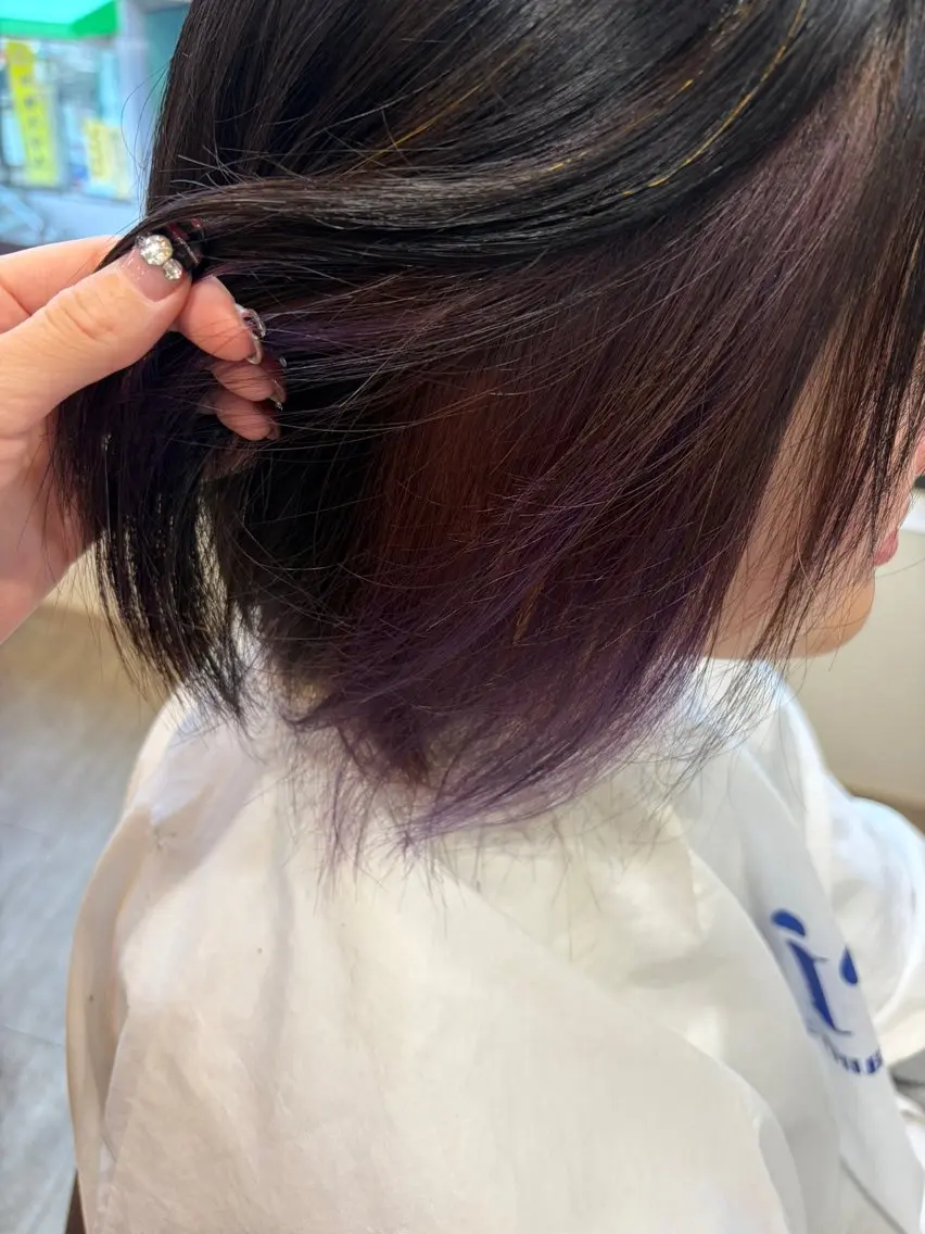 ショート カラー インナーカラー ピンクカラー カット ヘアカラー トリートメント 勘場 万菜華のヘアスタイル